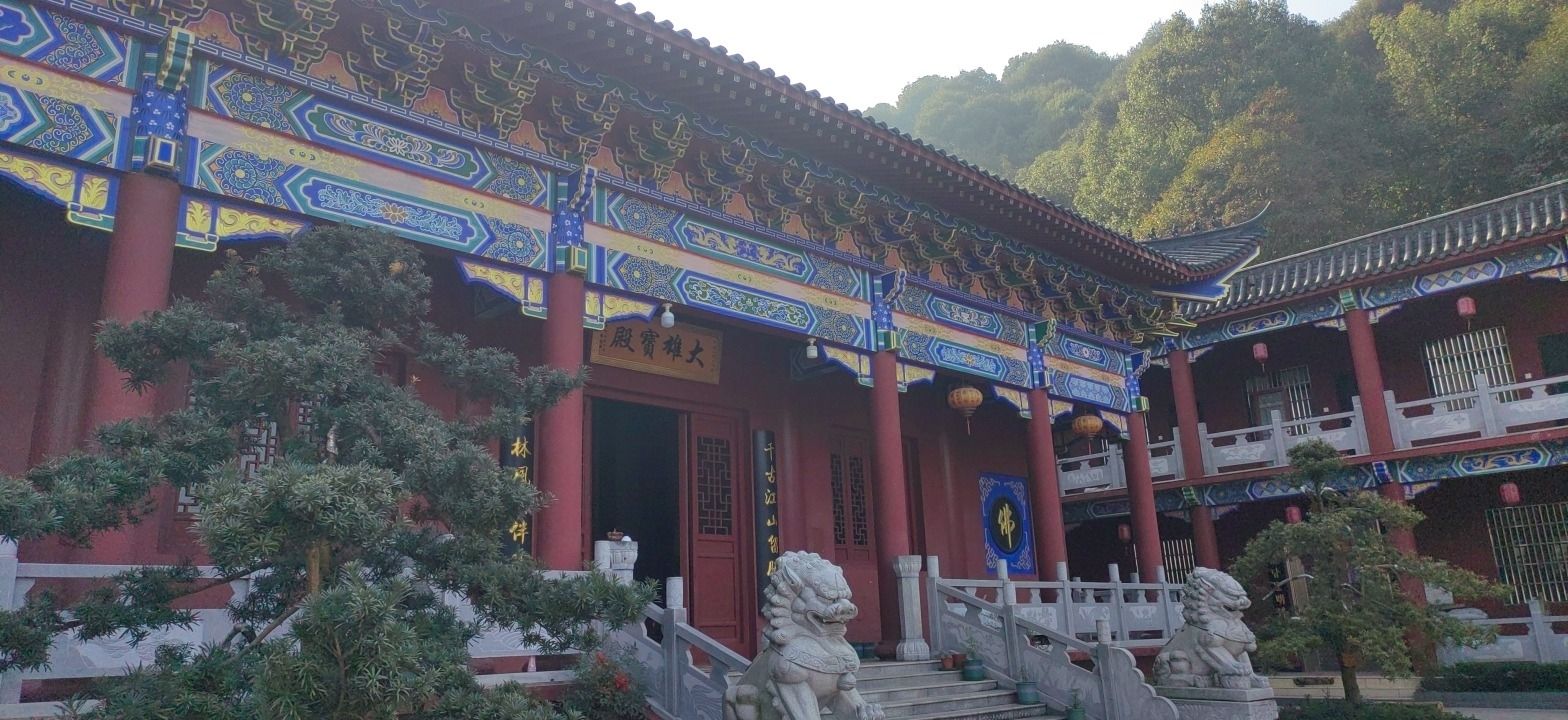 邓背寺实景照片