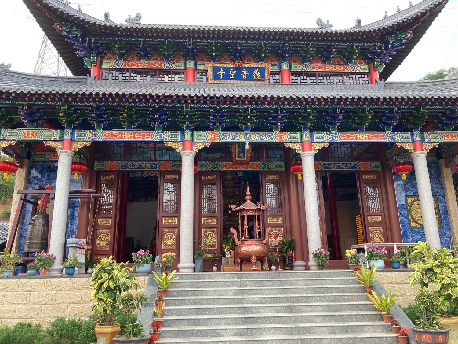 活盘岩观音圣寺实景照片