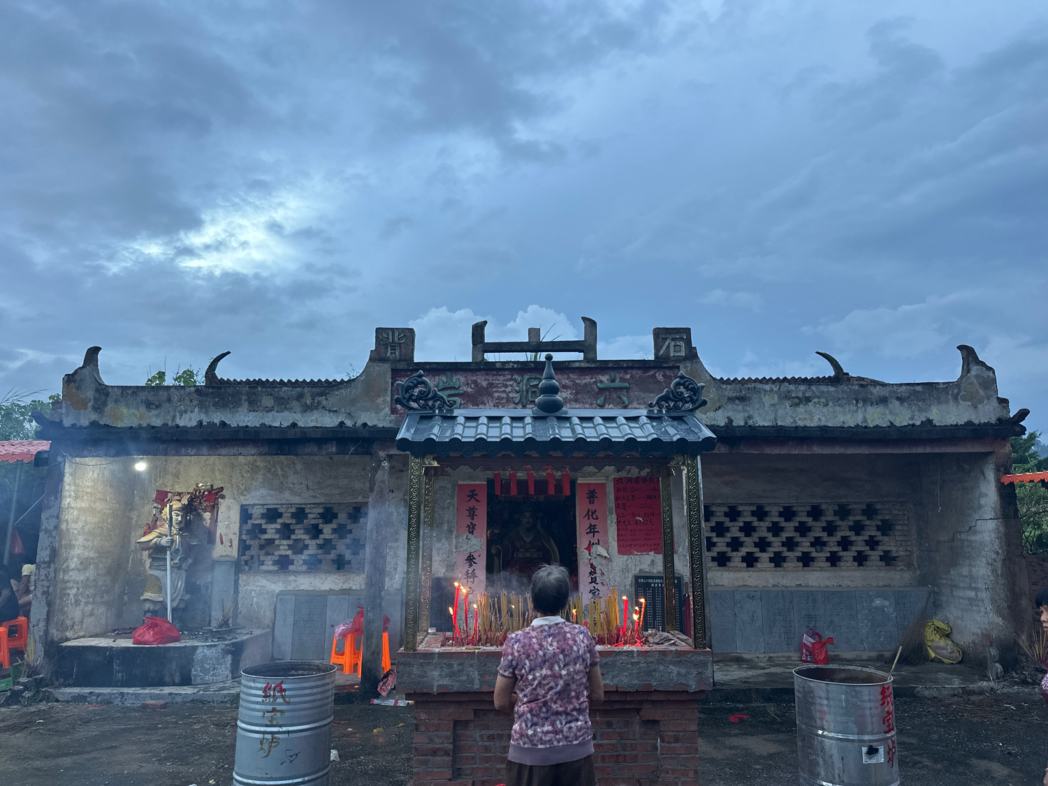 六洞岩(普化天尊神庙)实景照片