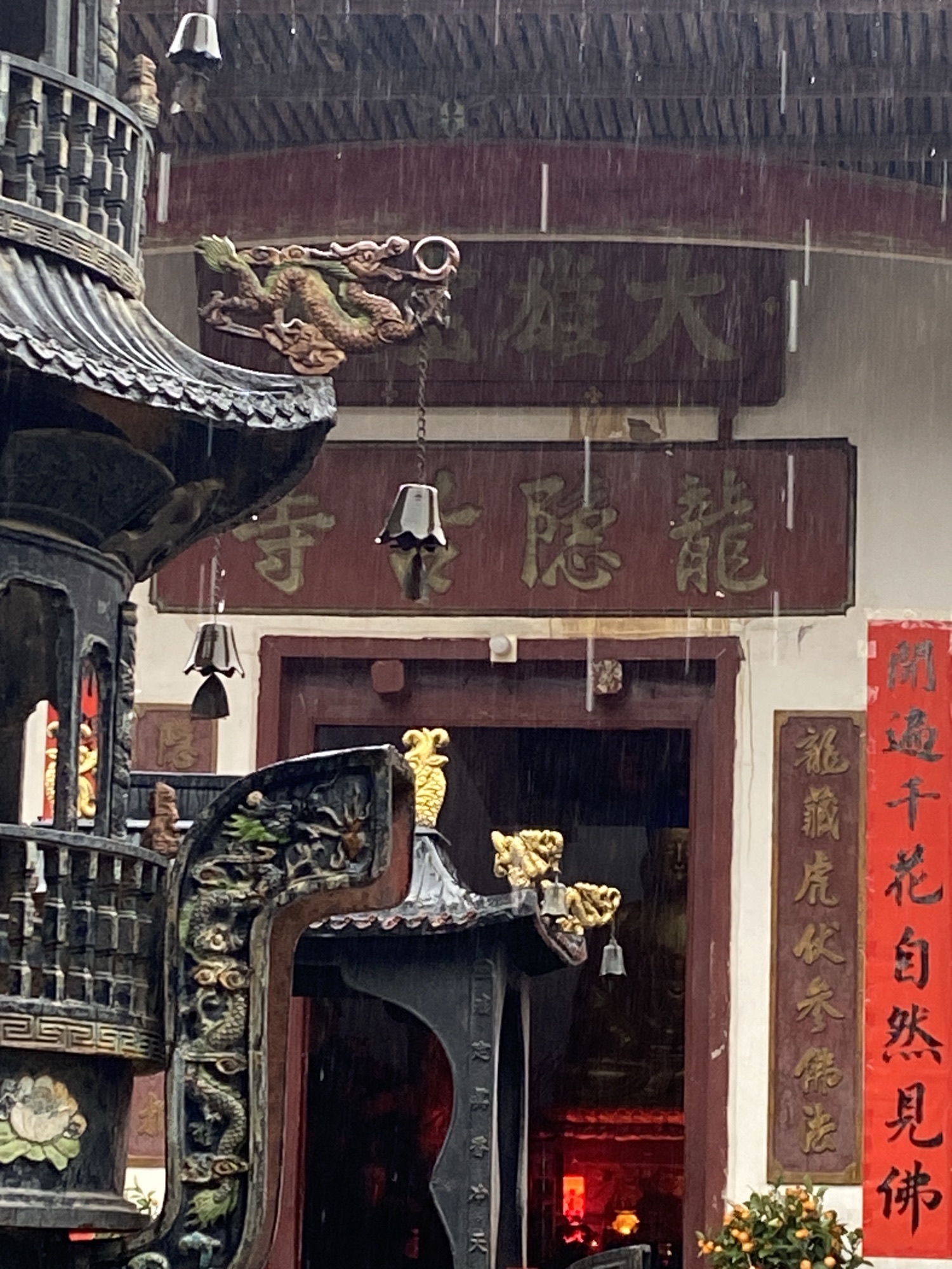 龙隐古寺实景照片