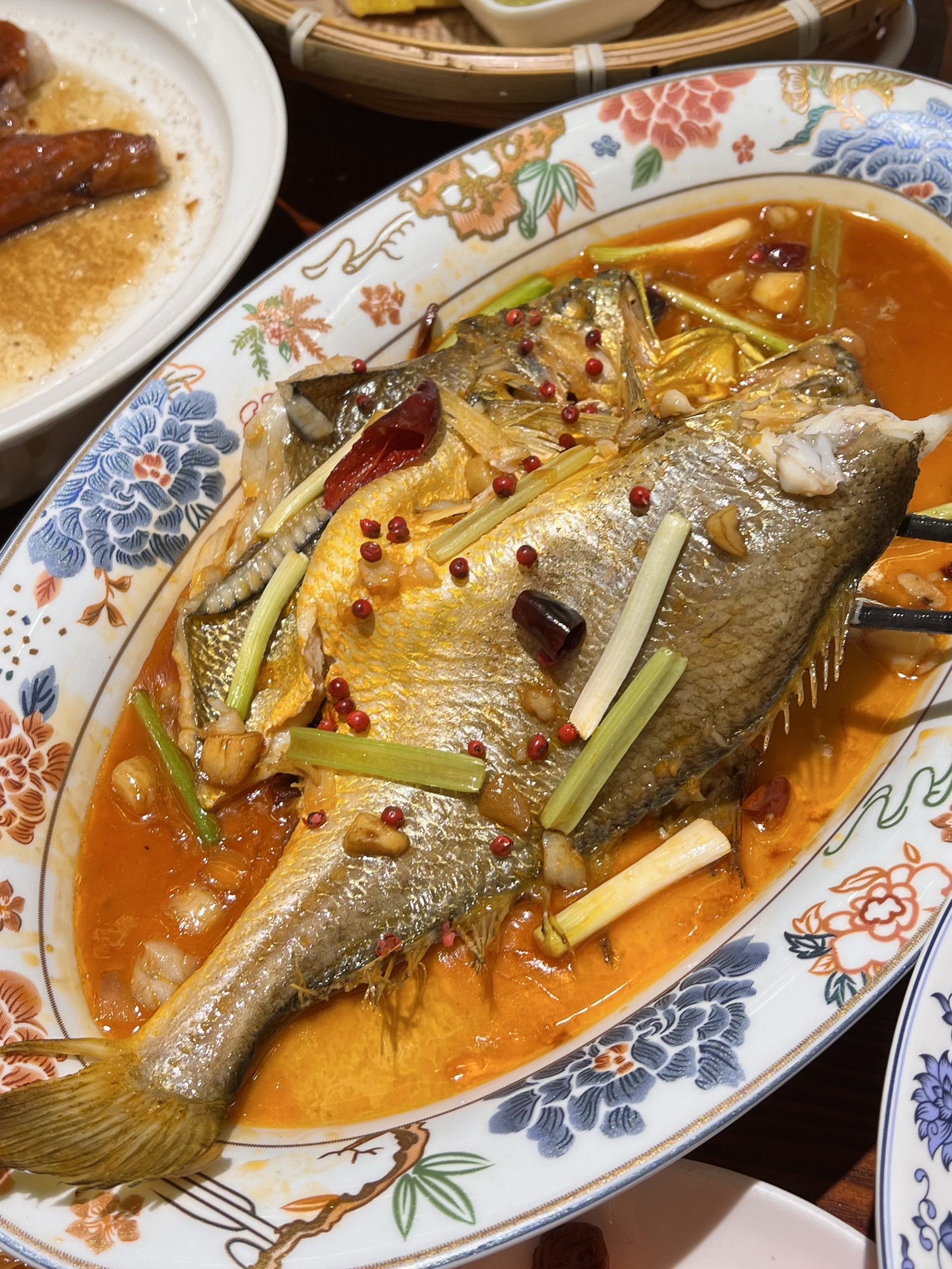 珍记乳鸽王粤菜大排档(李家沱店)