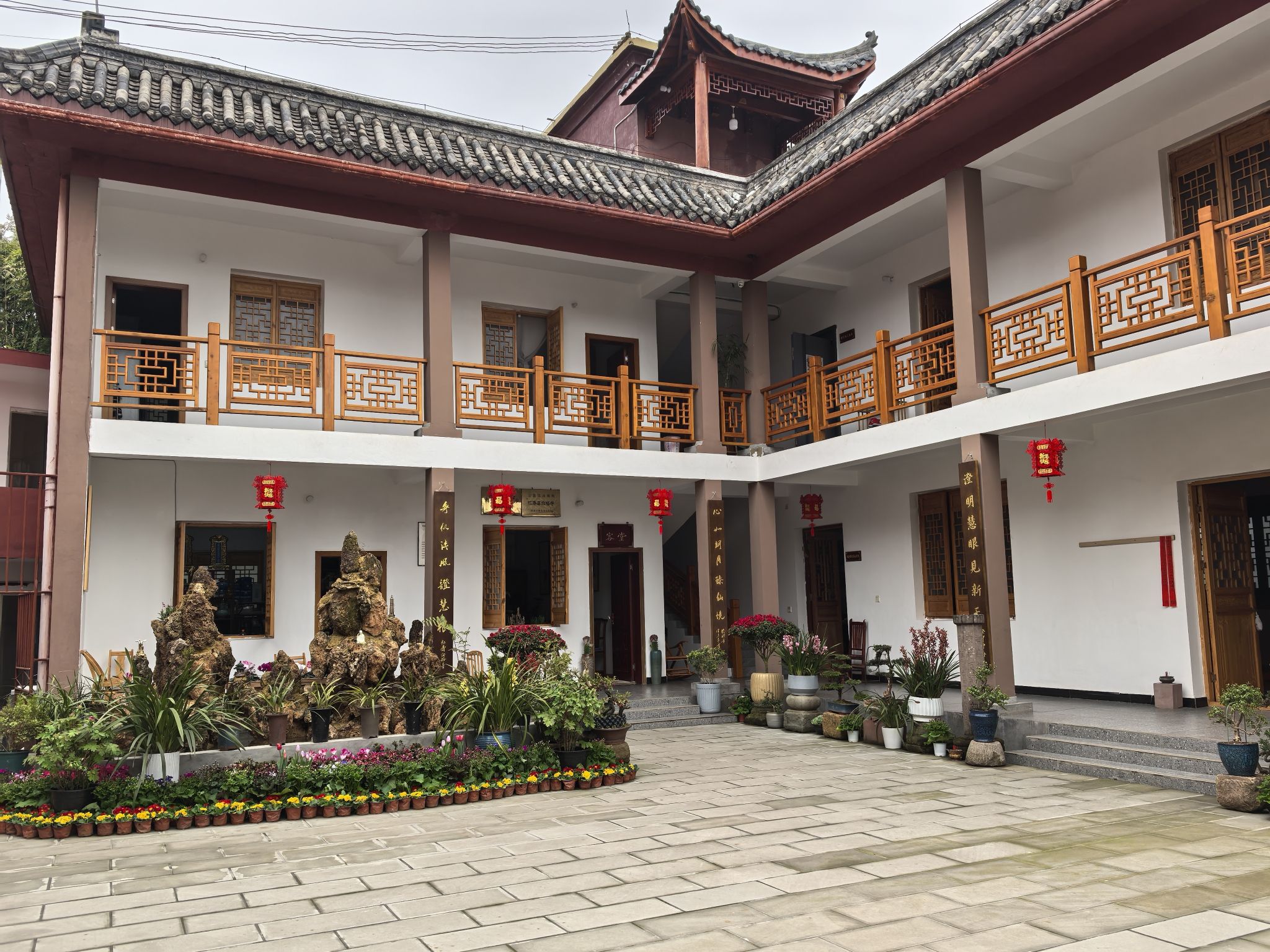 白塔寺实景照片