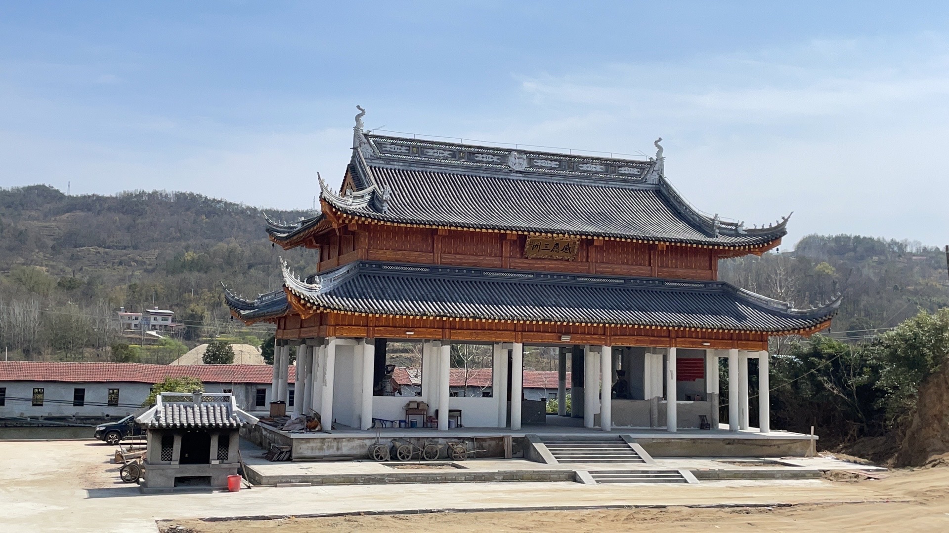罗田县中台禅寺实景照片