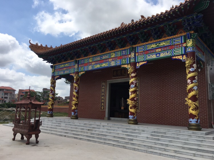 龙顿庙实景照片