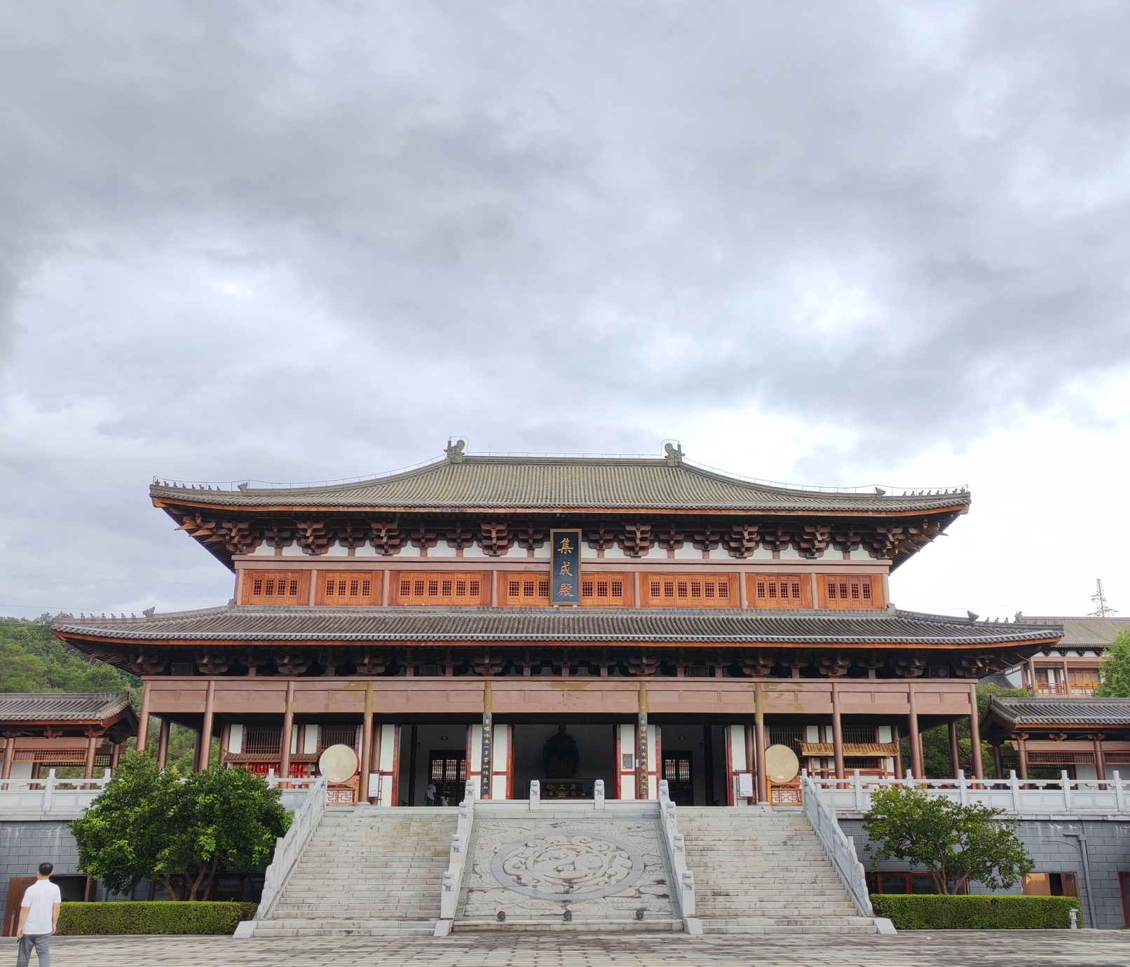 集成殿实景照片