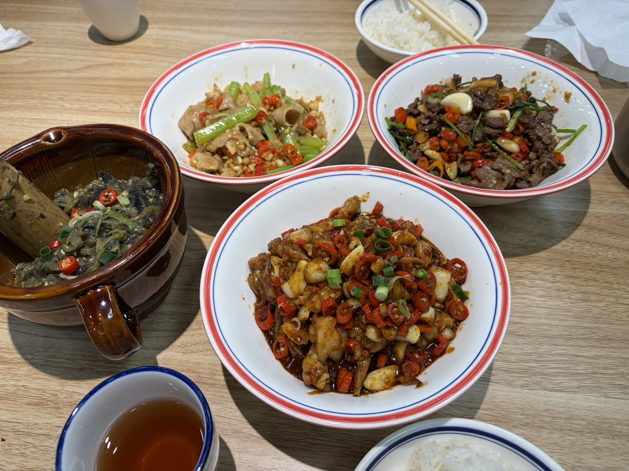 笨厨子下饭菜馆(白城店)