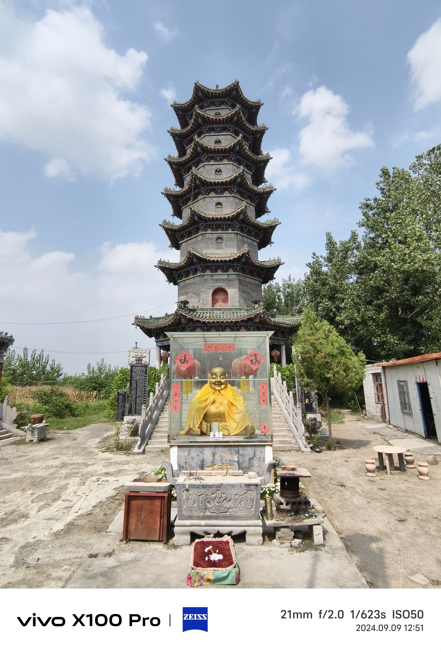 西曲里村龙华寺实景照片