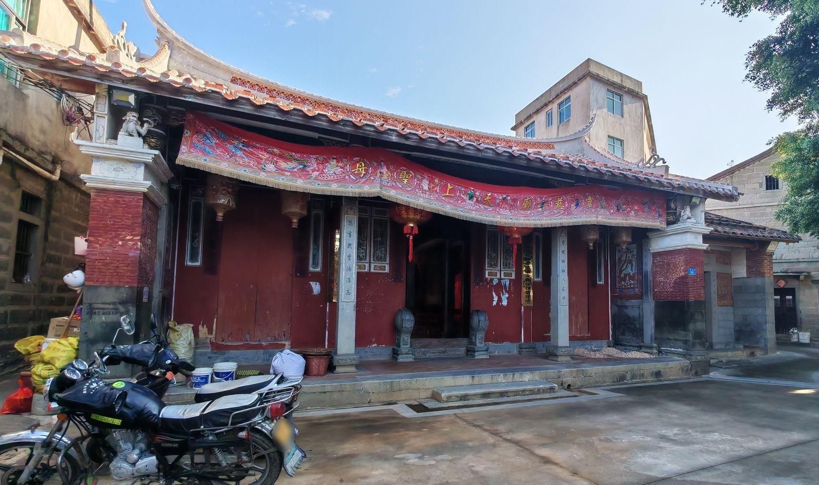 灵慈庙实景照片