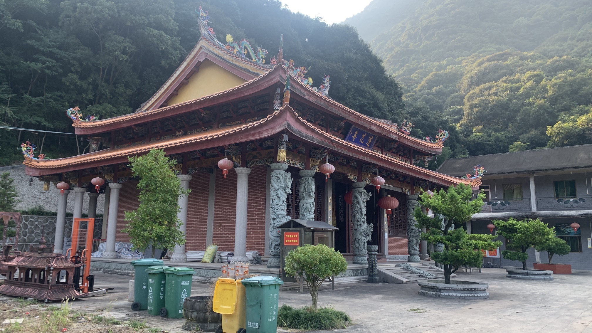 莲花寺实景照片